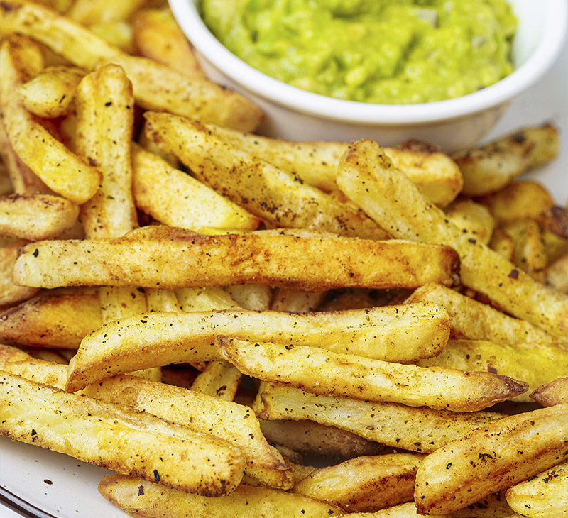 Papas fritas con dip de palta